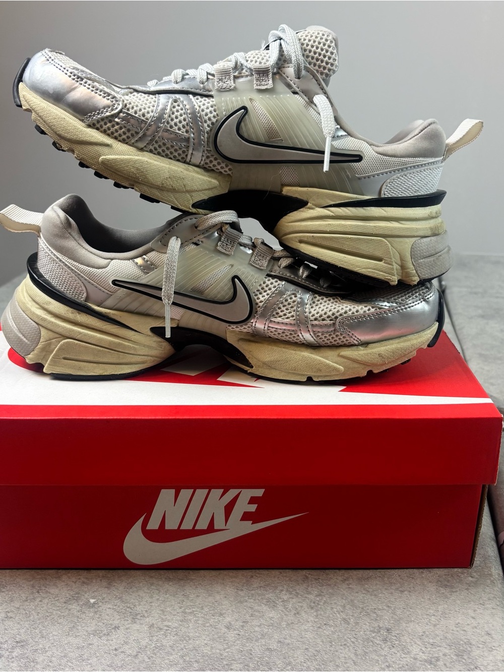 Nike V2K Run Summit White Metallic Silver FD0736-100 Women's Size 8.5 Mens 7